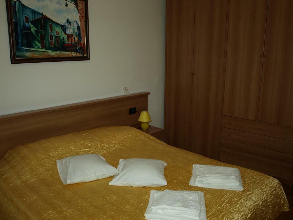 Apartment Branko With Free Parking Icici Exterior foto